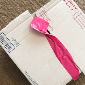 Lululemon package damages